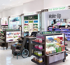 中島設(shè)計案例賞析與化妝品零售素材免費商用下載指南